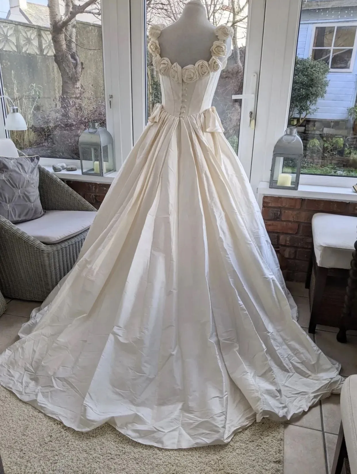 Ball Gown Vintage Style Rose Flowers Silk Wedding Dress